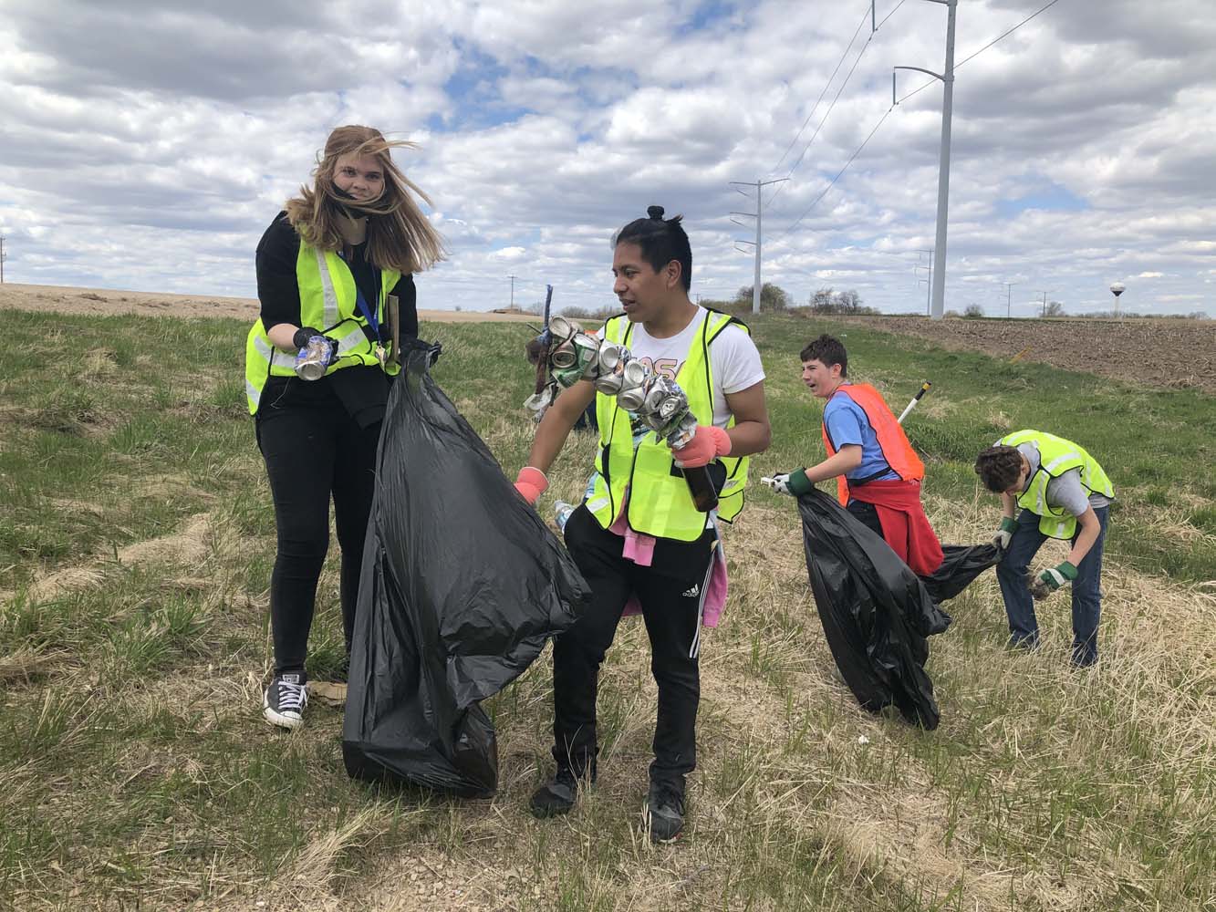 Students Clean Up Highway Wisconsin Academy